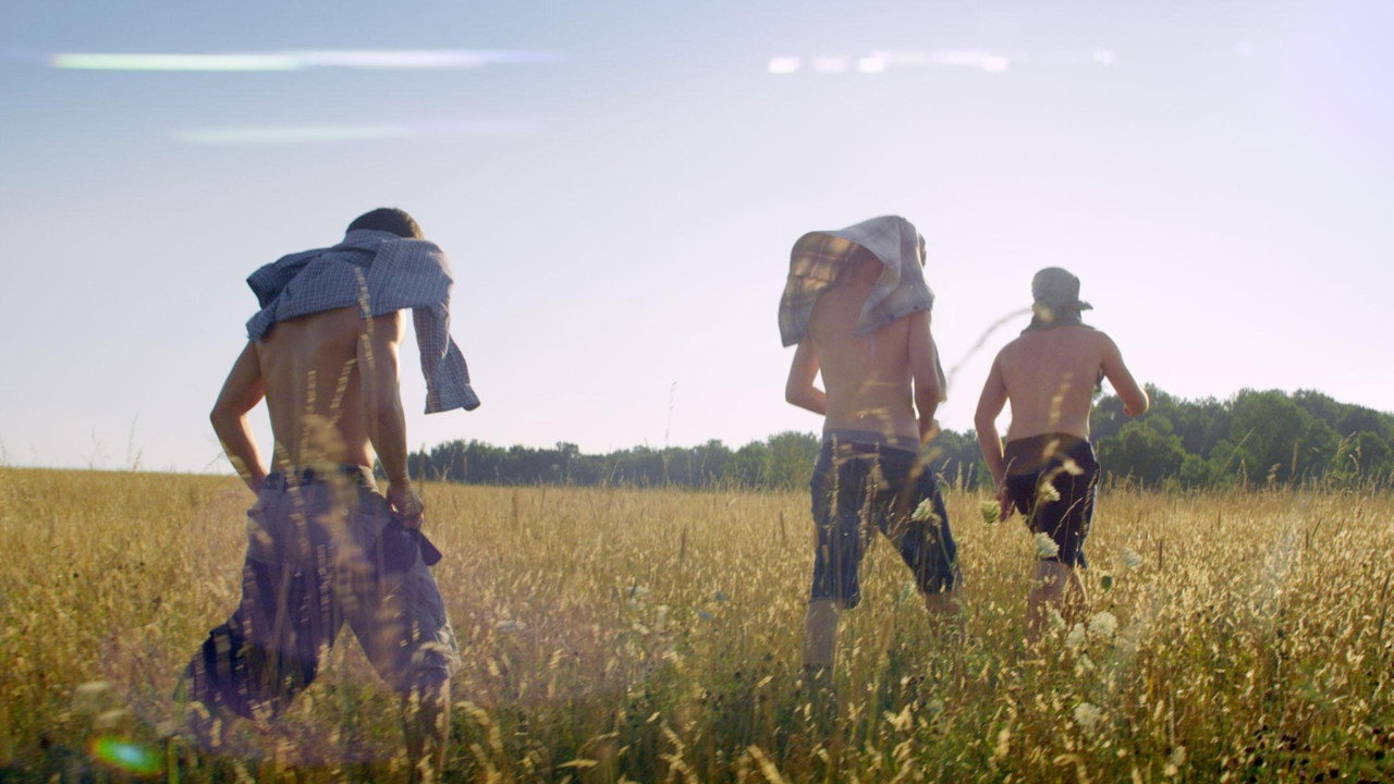 The Kings of Summer background 23
