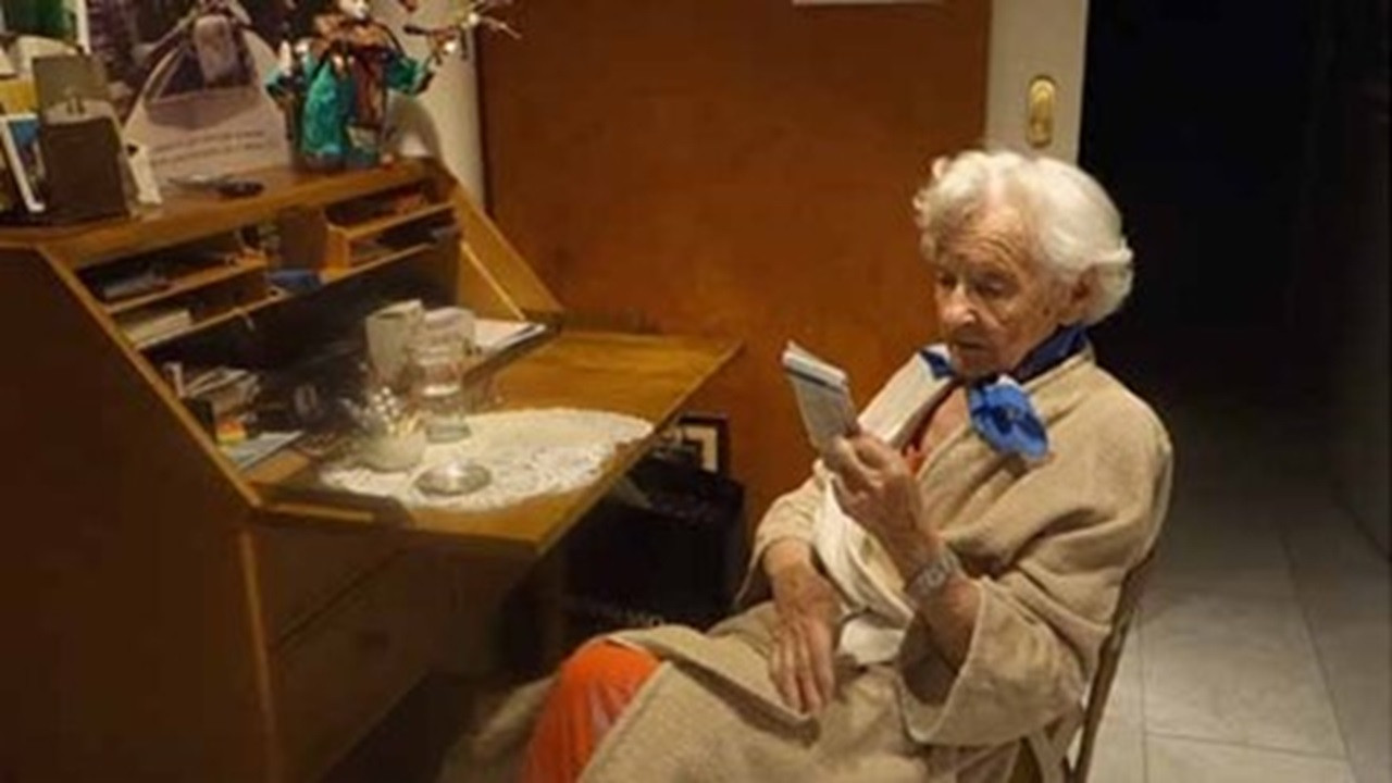 Koha që mbetet backdrop