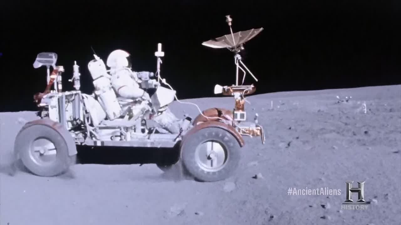Ancient Aliens - Season 11 Episode 11 : Space Station Moon
