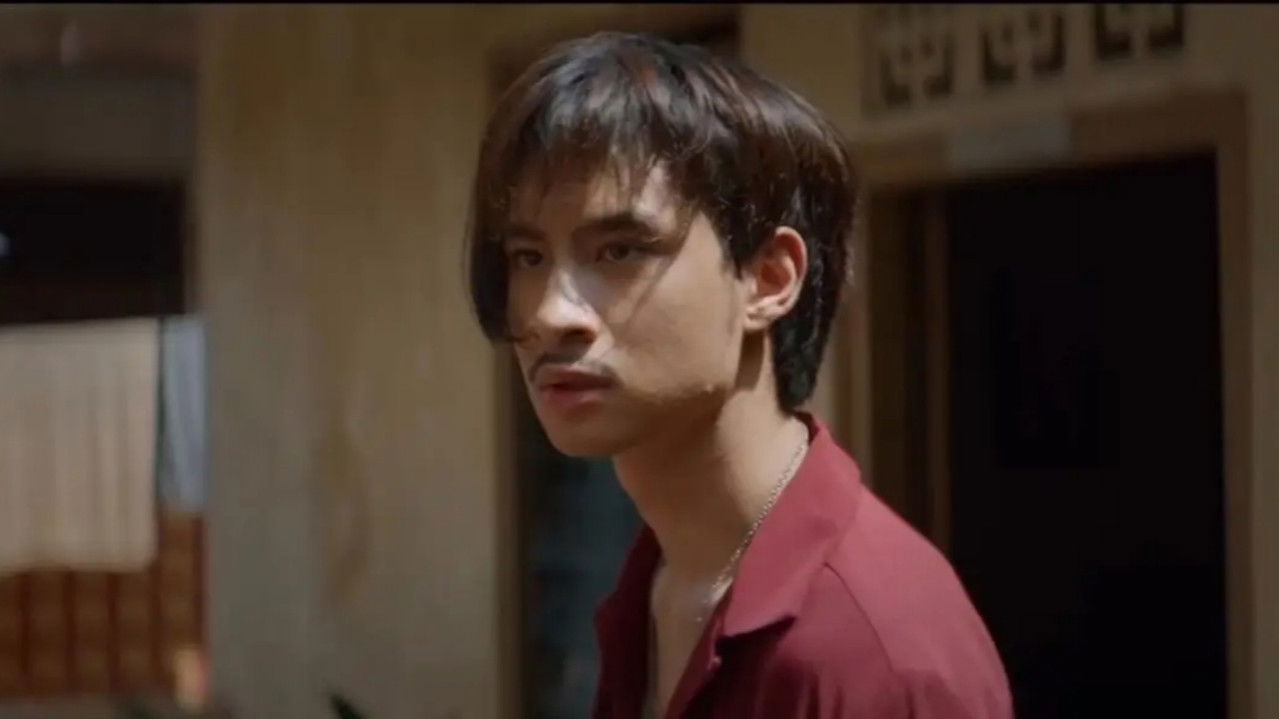 Check Out Sekarang, Pay Later (Caper) backdrop