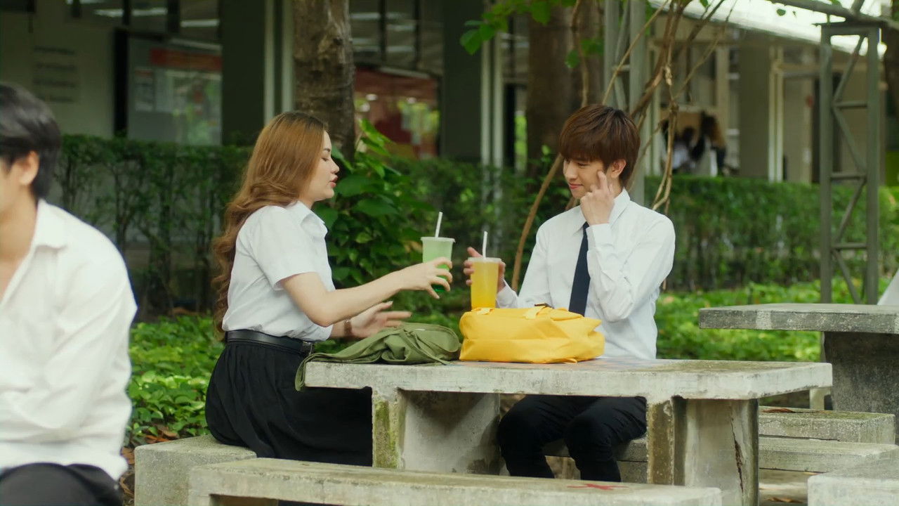 Image Between Us / Frânghia de cânepă (2022)