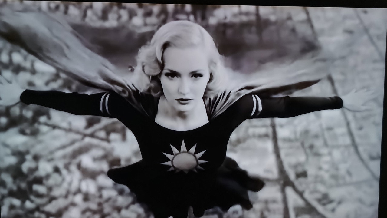 She Came from the Stars