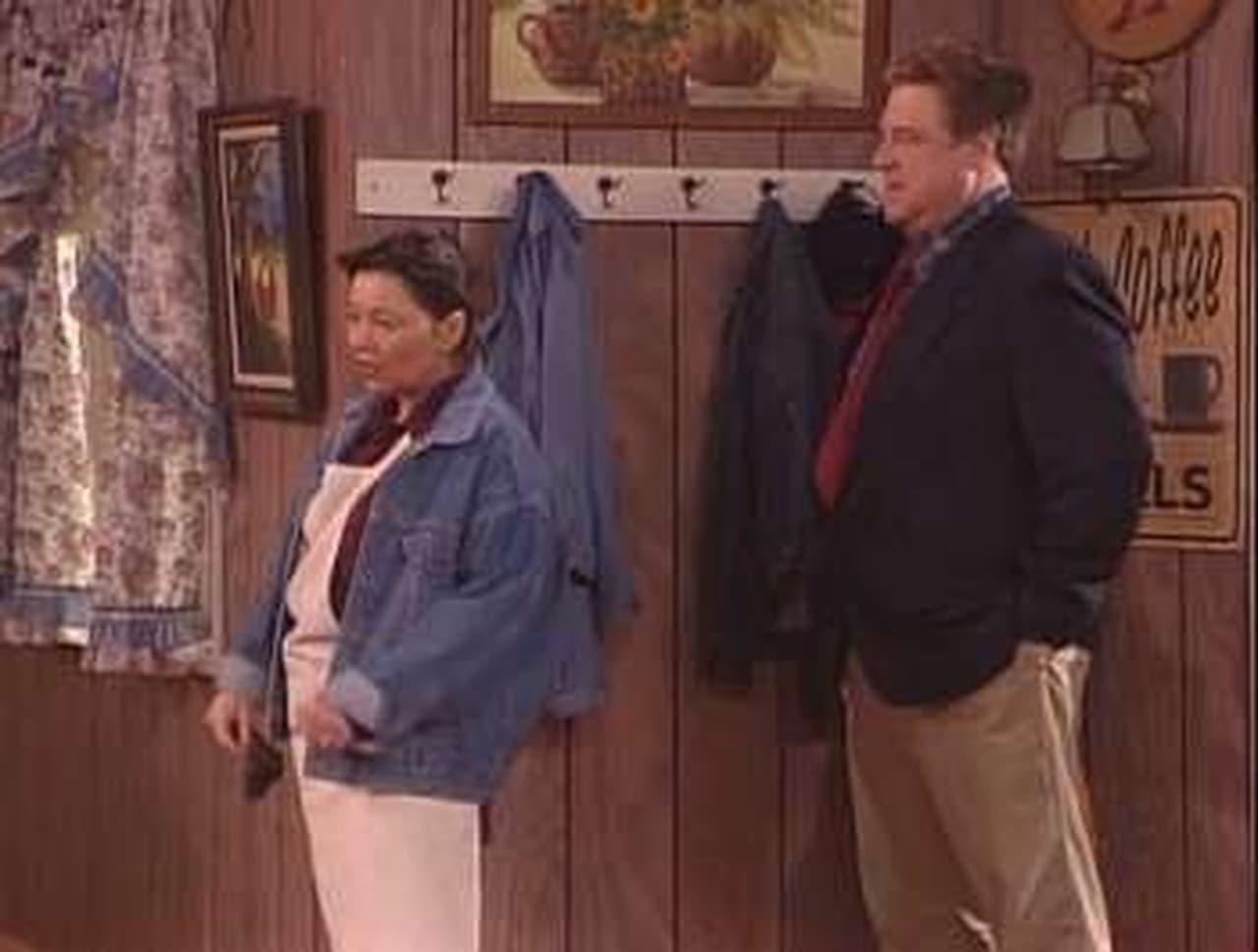 Roseanne - Season 5 Episode 24 : Tooth or Consequences