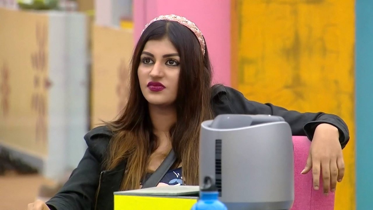 Bigg Boss - Season 2 Episode 81 : Day 80: Vijayalakshmi Takes a Dirty Dip