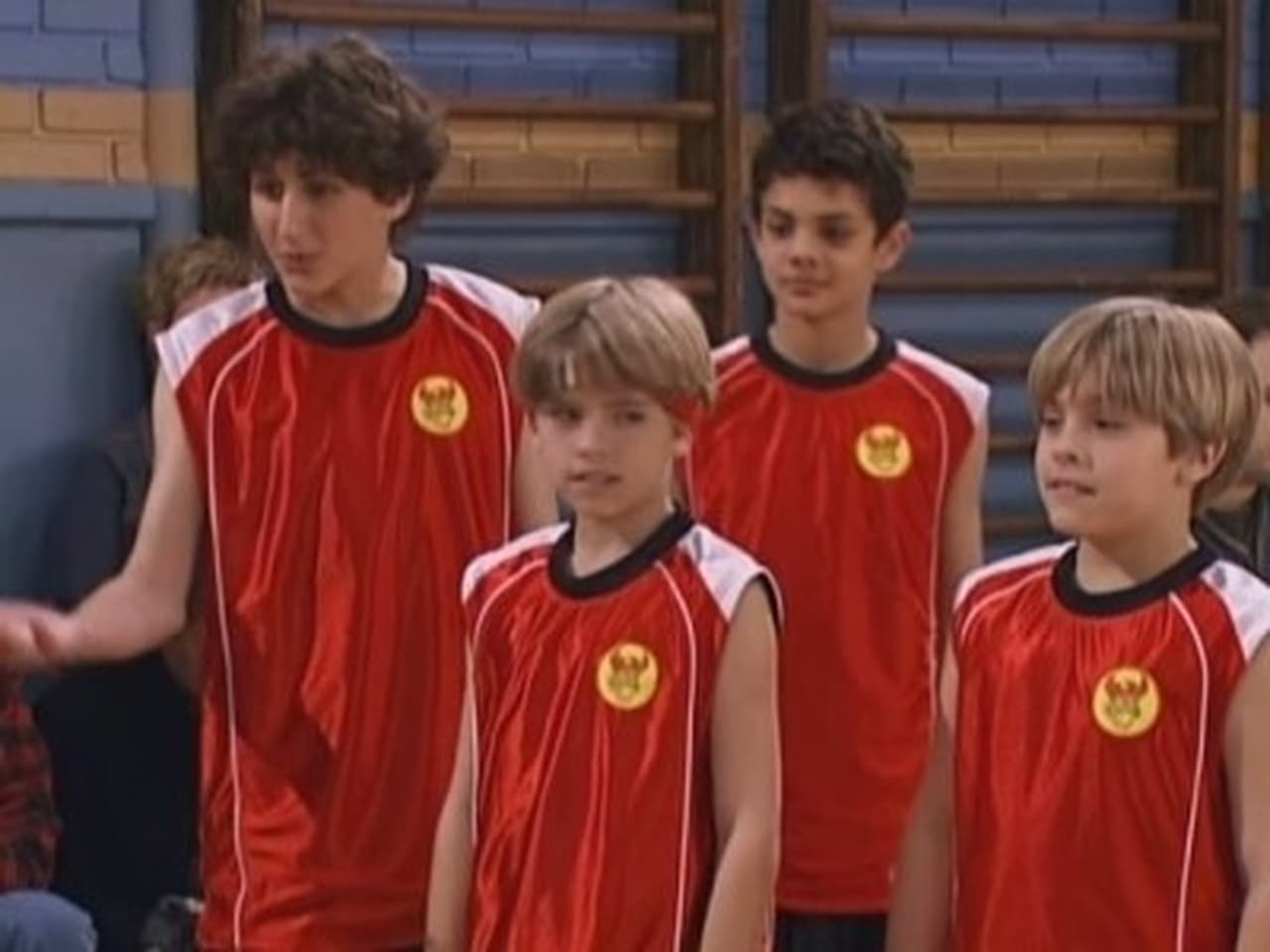 The Suite Life of Zack & Cody - Season 1 Episode 22 : Kisses & Basketball