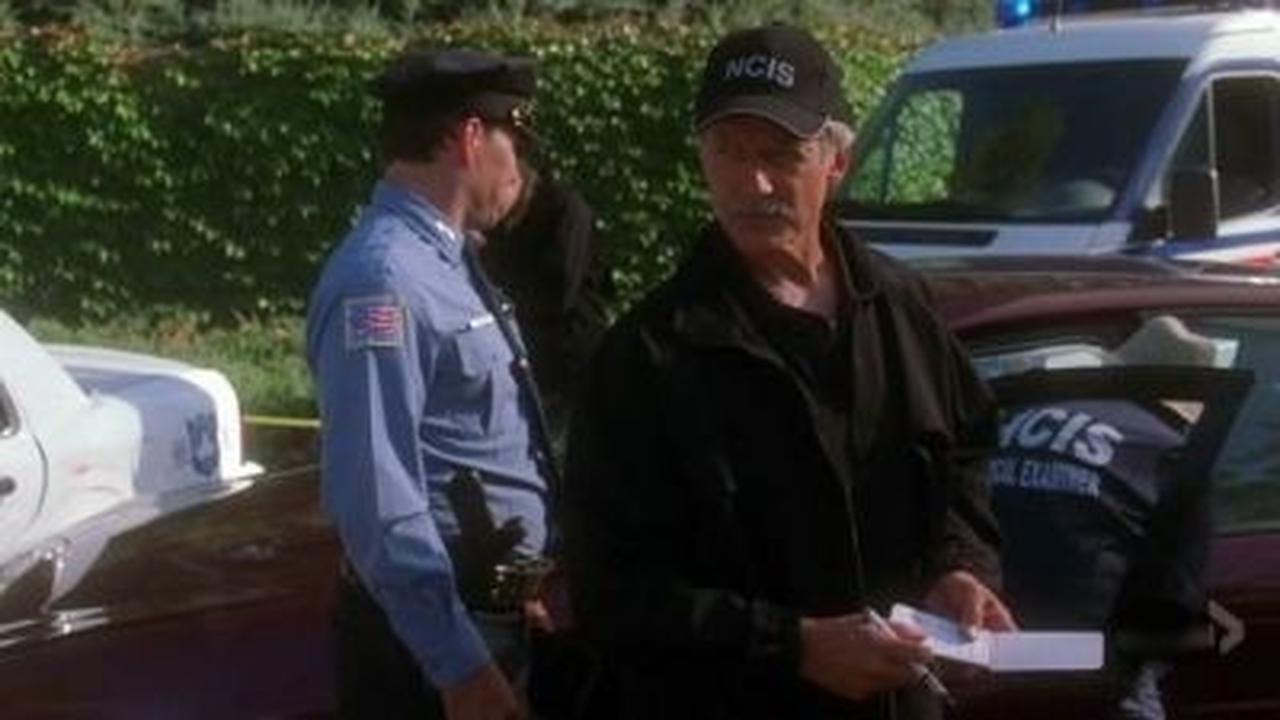 NCIS - Season 4 Episode 4 : Faking It