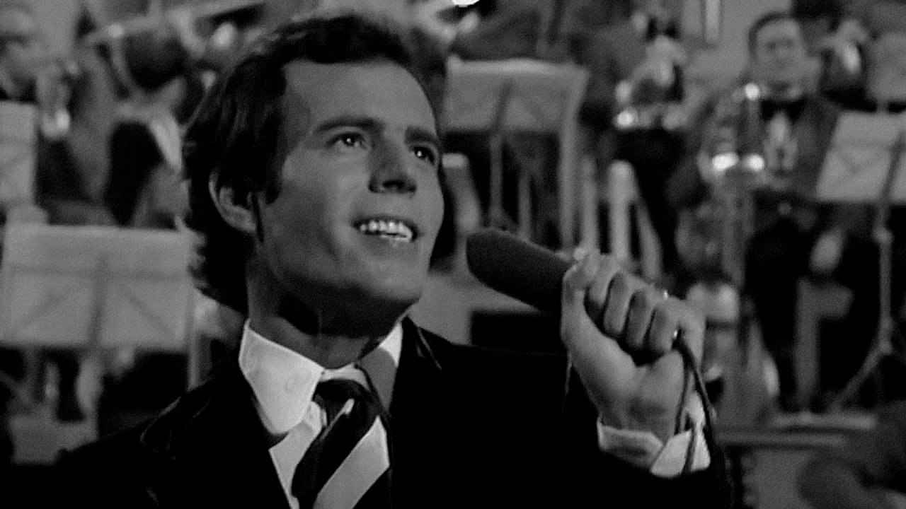 Julio Iglesias: Latin Crooner, Global Star