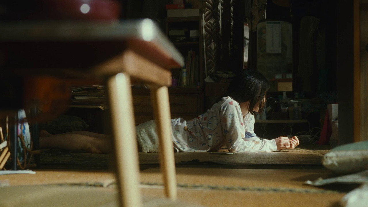 Shoplifters background 90
