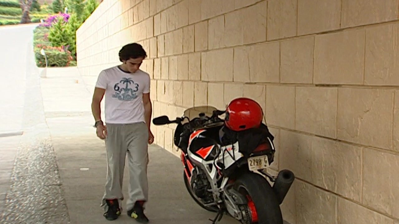 Rebelde - Season 2 Episode 66 : Pluma robada