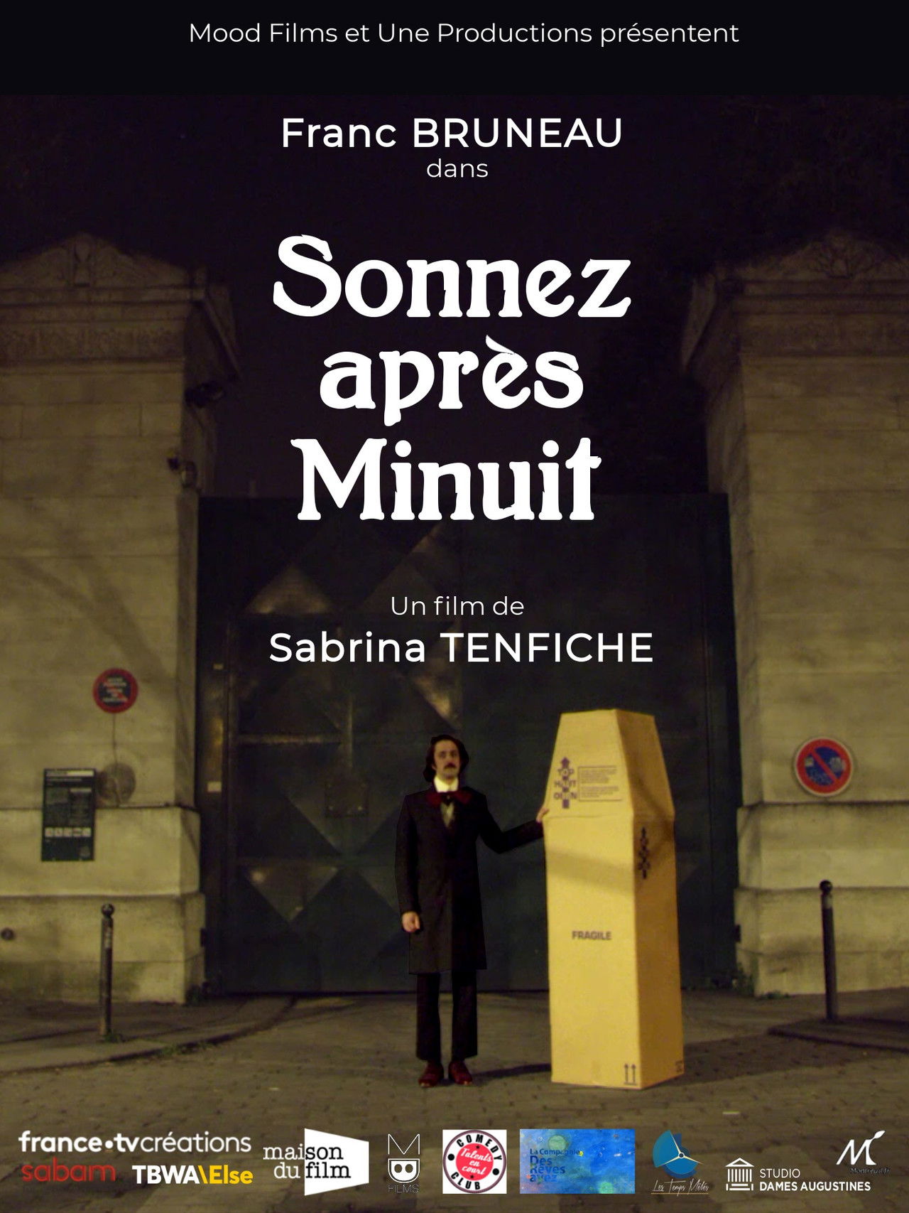 Sonnez Après Minuit Backdrop