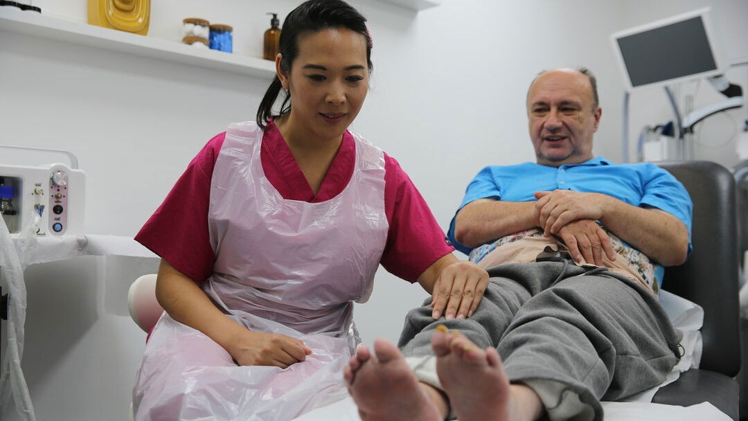 Image La Doctora Marion a sus pies (2024)