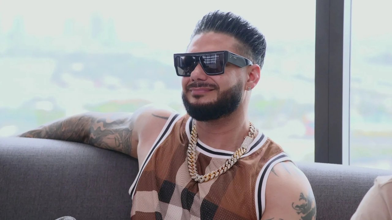Jersey Shore: Family Vacation - Season 7 Episode 32 : Yacht Day