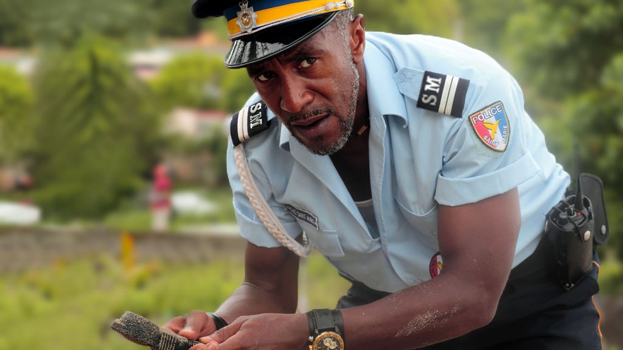 Death in Paradise - Season 1 Episode 6 : An Unhelpful Aid