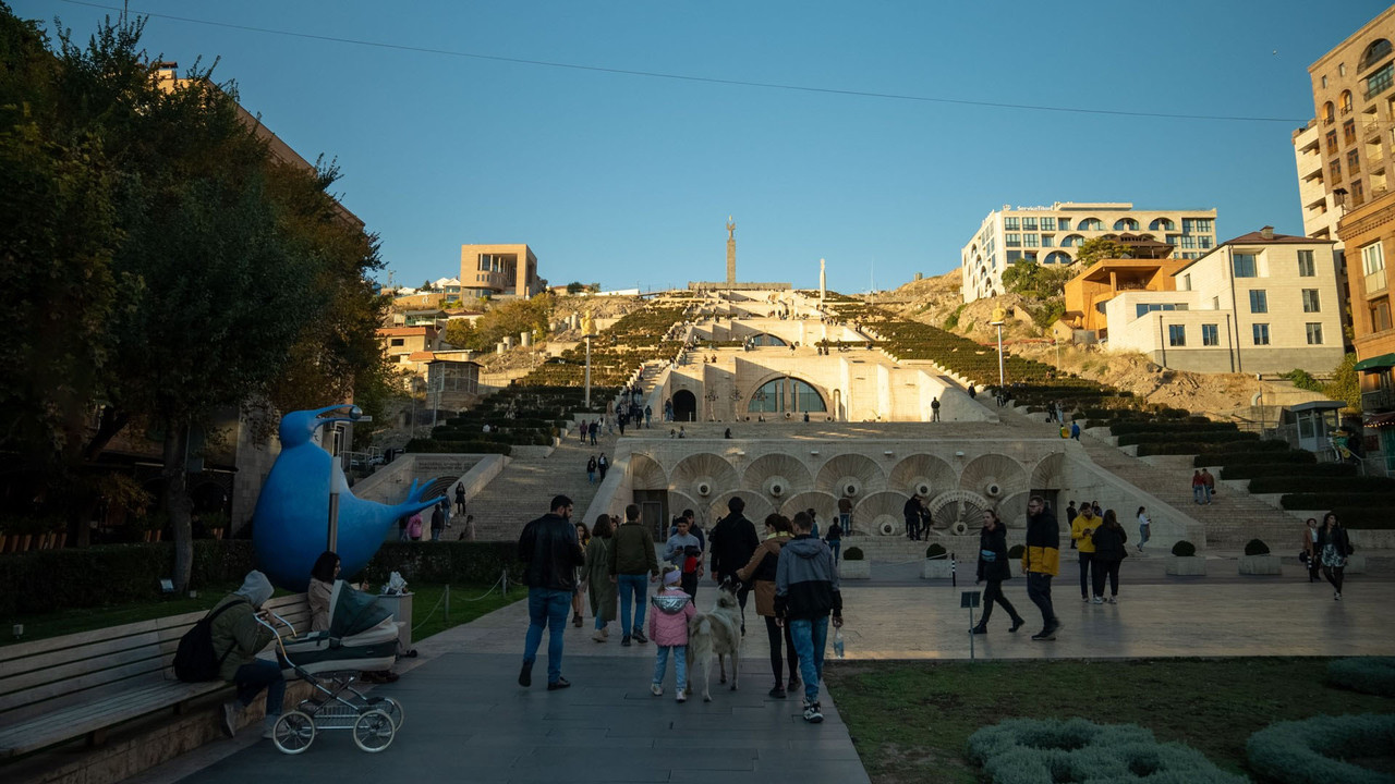 Armenia : streha ruse backdrop