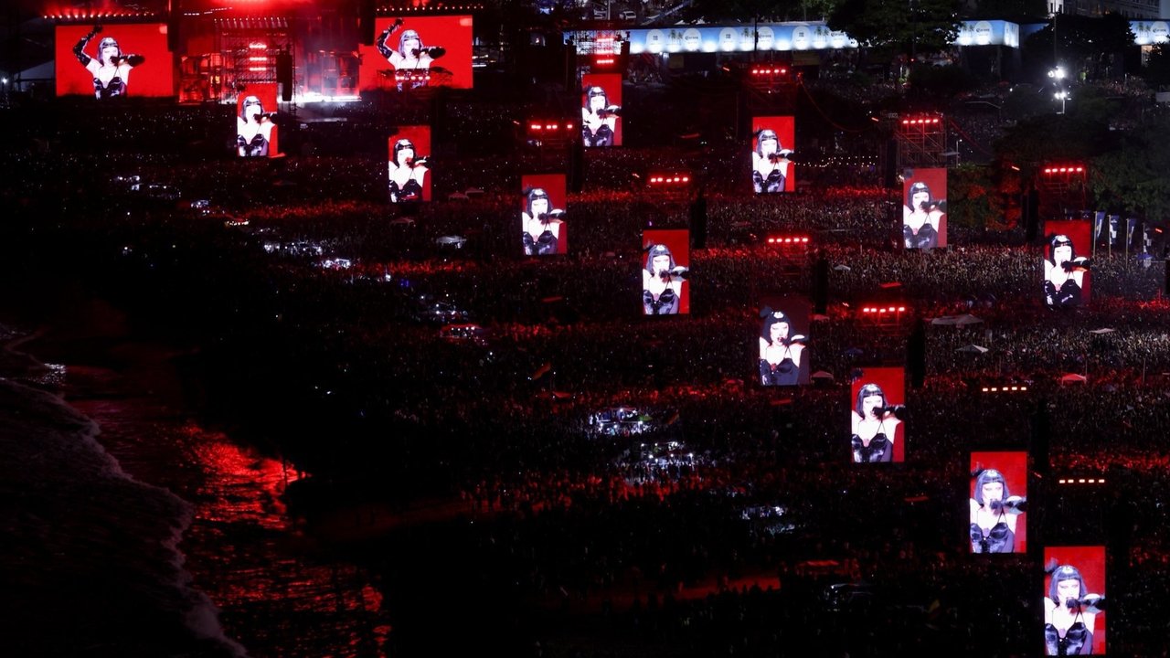 Lady Gaga: MAYHEM na Praia