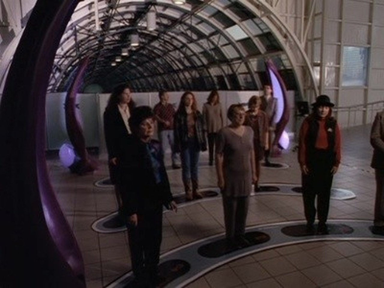 Earth: Final Conflict - Season 1 Episode 19 : Through The Looking Glass