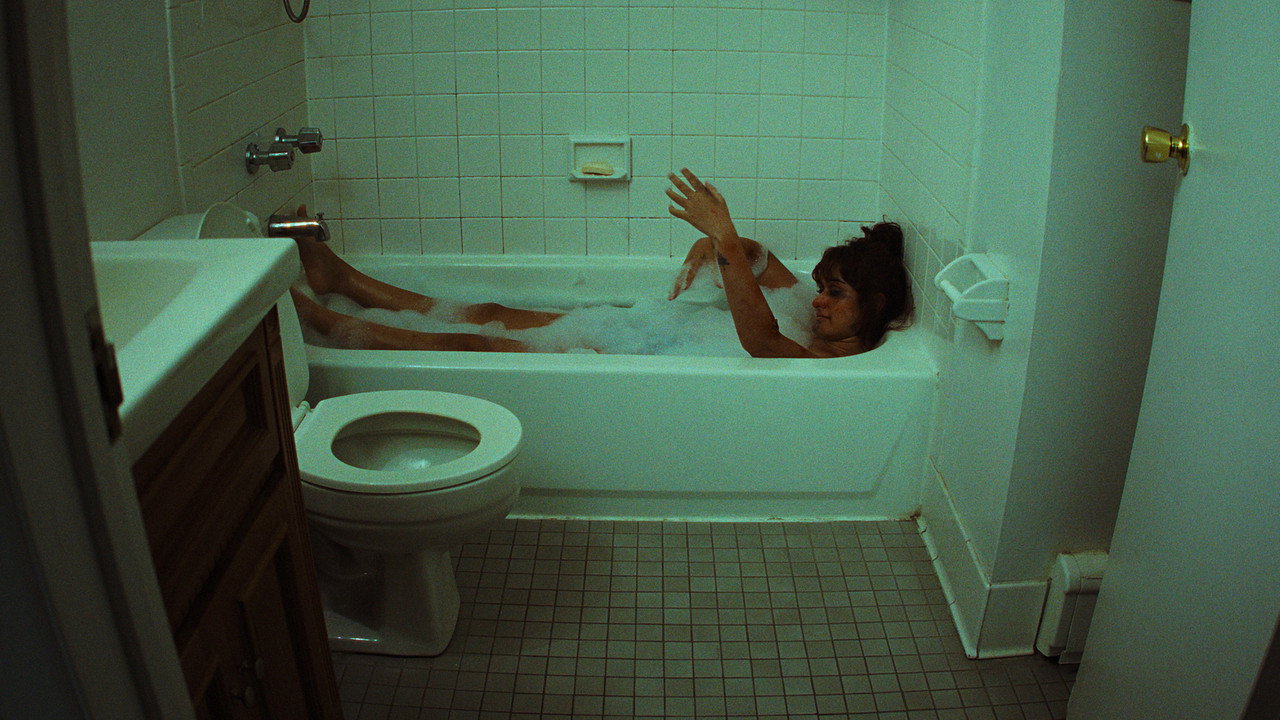 Tina and the Fly still 2