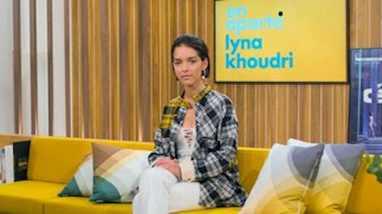 En aparté — Lyna Khoudri