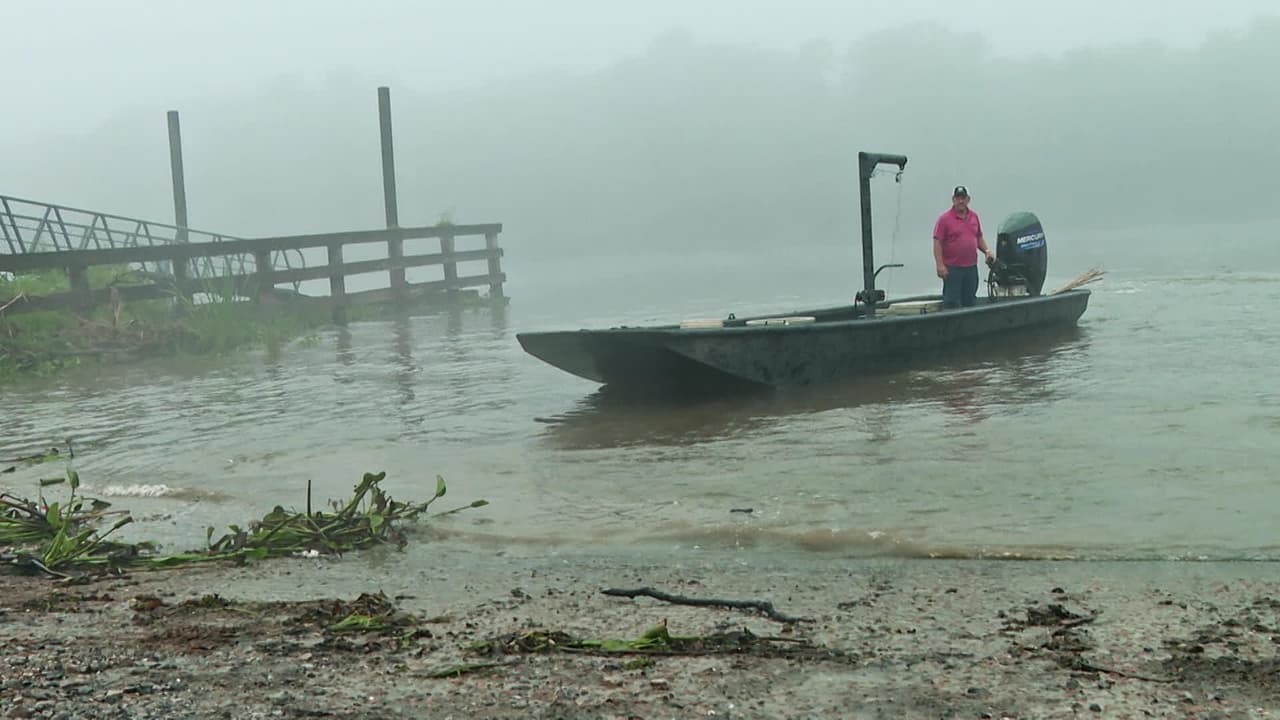 Swamp People - Season 14 Episode 14 : The Marina Monster