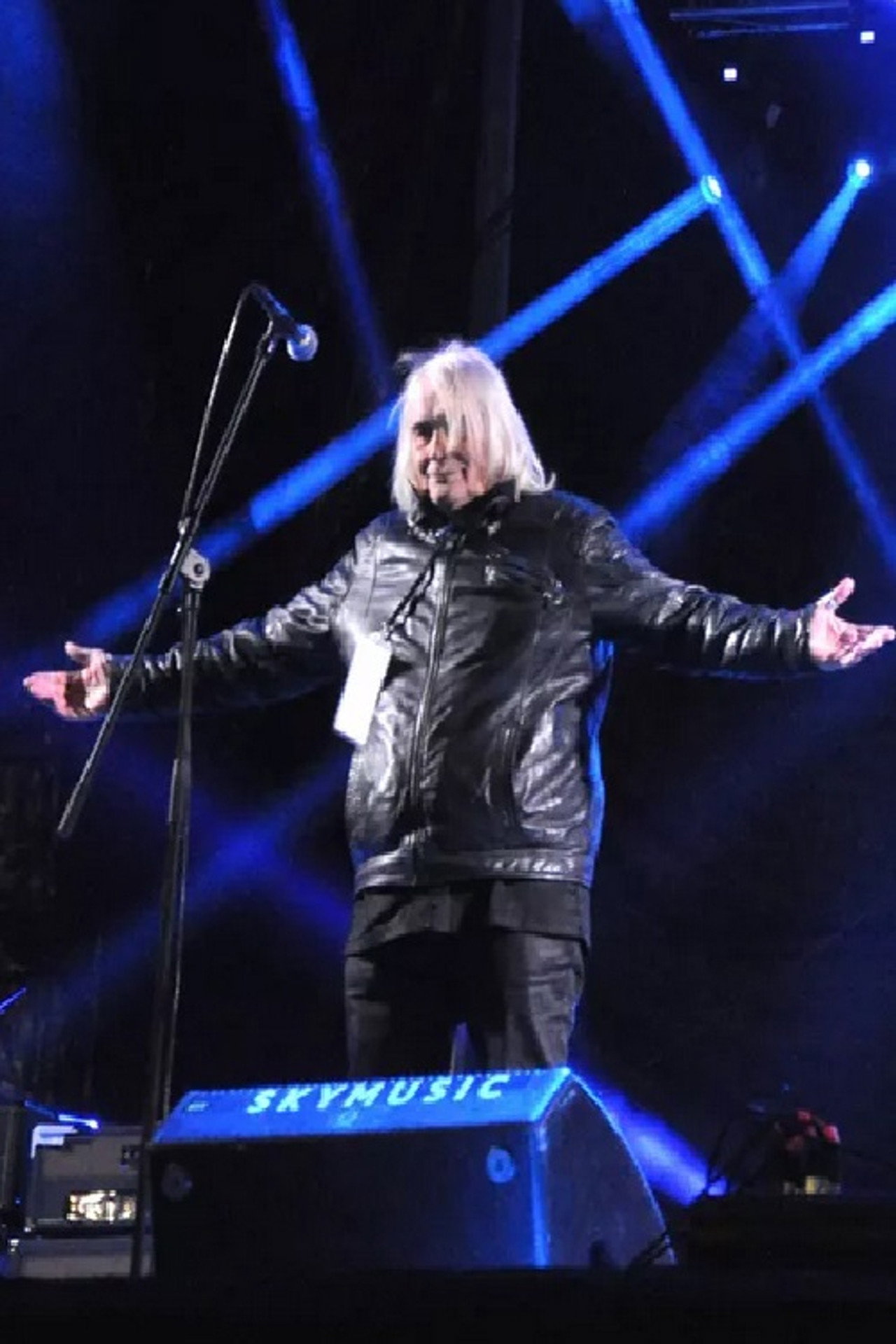 Riblja Čorba – Songs People Can't Make Without Backdrop