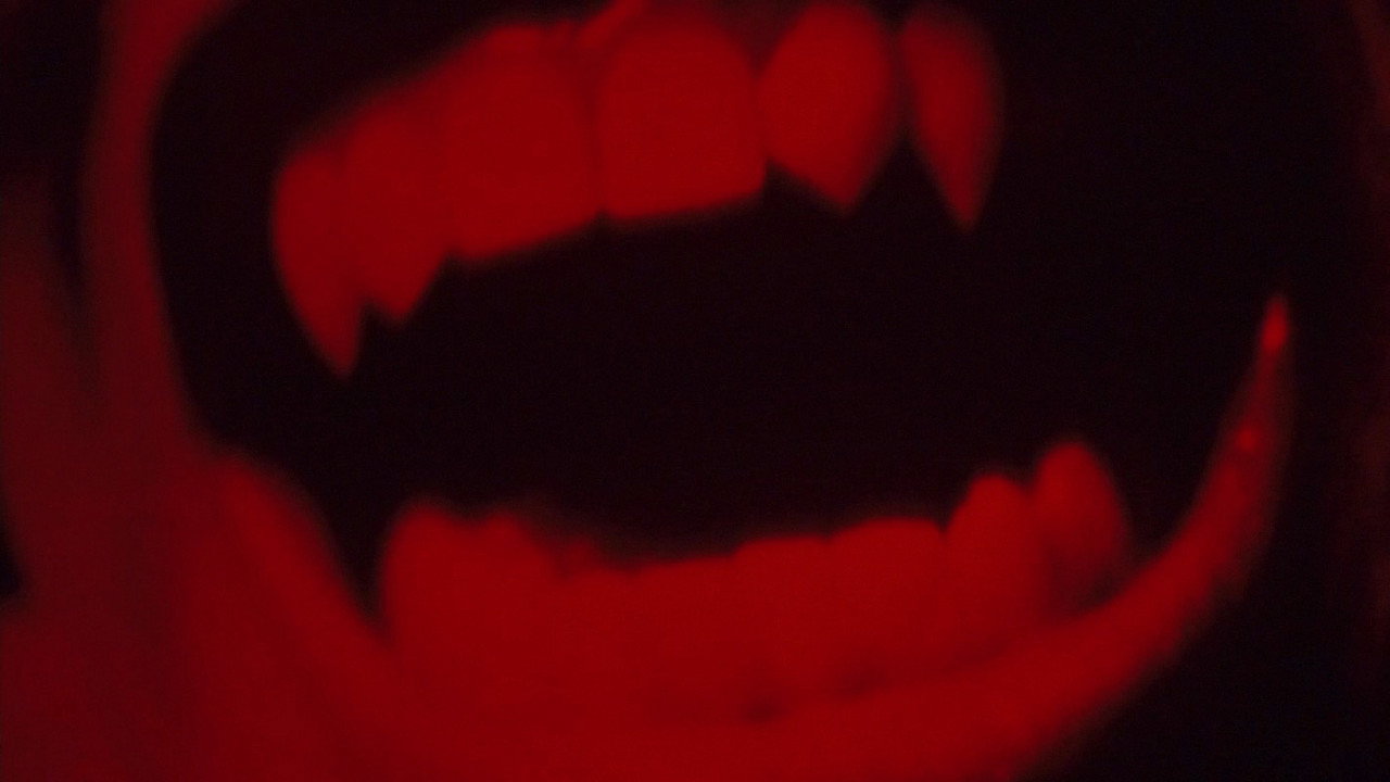 Queen of the Damned background 24