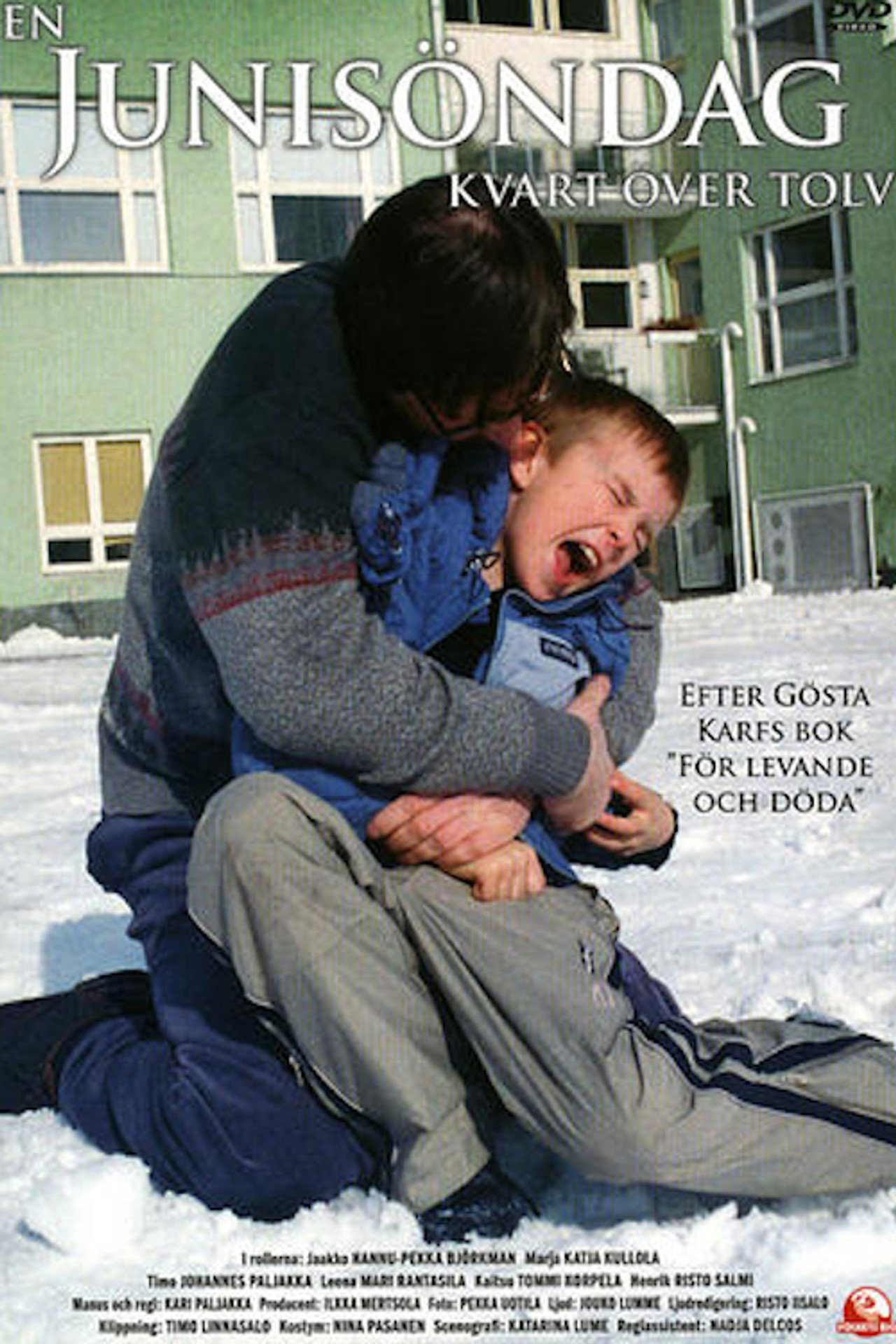 En junisöndag kvart över tolv filmaffisch
