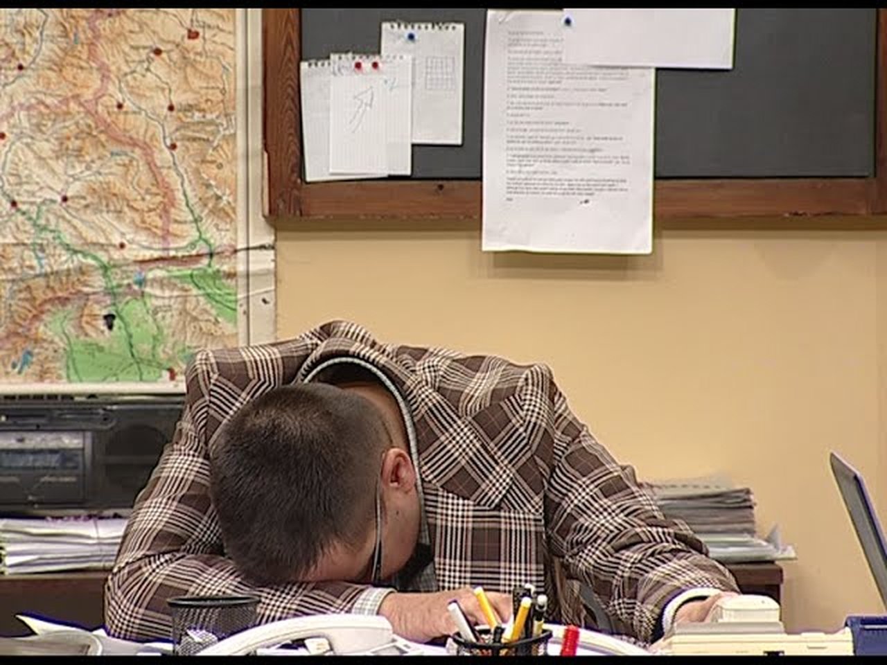 Government Job - Season 3 Episode 35 : 436 Pej Pal