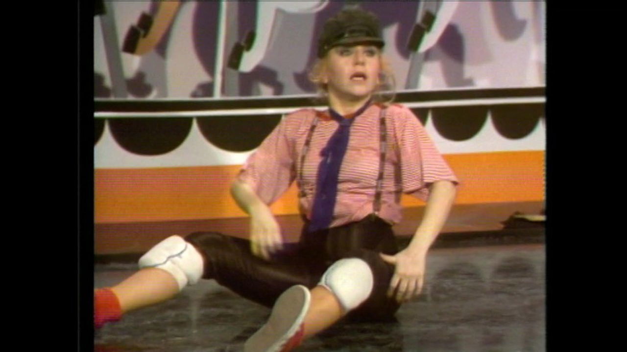 Βραδιά Επιθεώρησης — Épisode 7