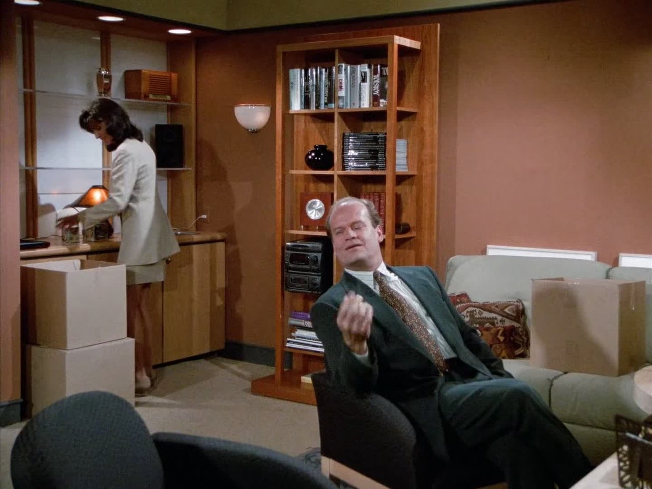 Frasier - Season 3 Episode 1 : She's the Boss