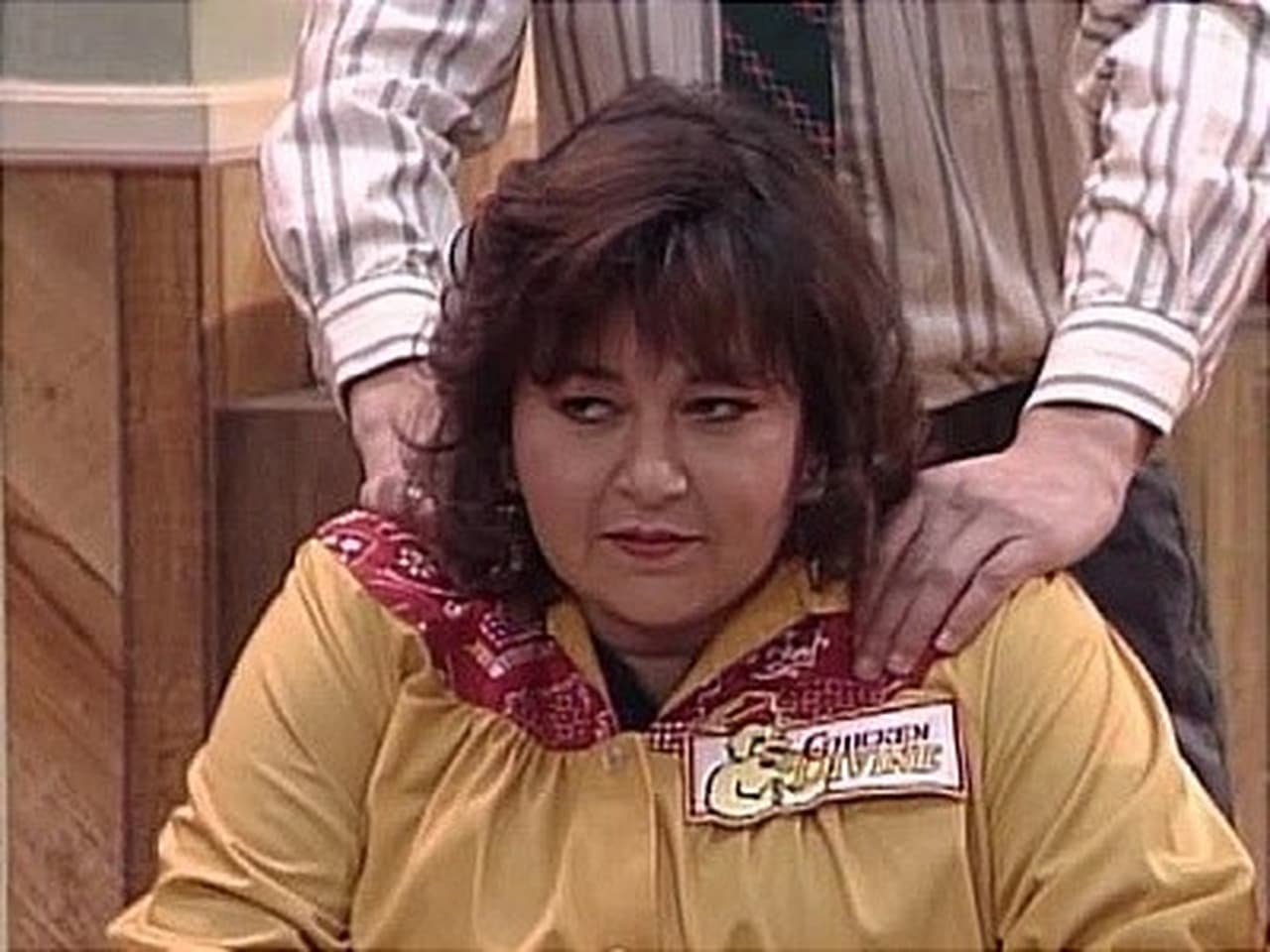 Roseanne - Season 2 Episode 13 : Chicken Hearts