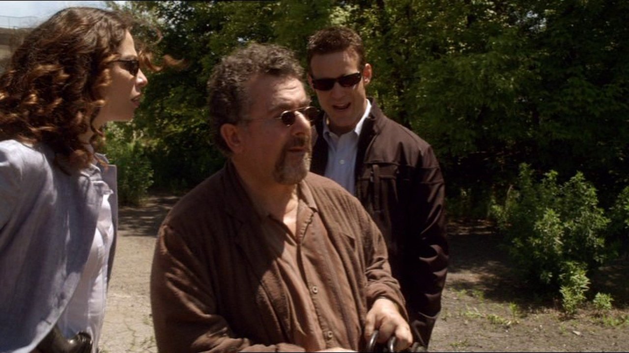 Warehouse 13 - Season 1 Episode 12 : MacPherson