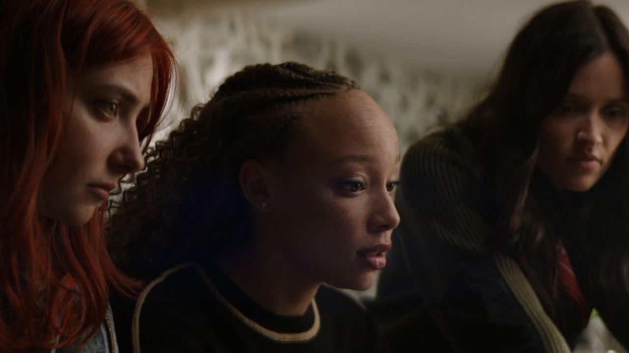 Bugarach — Justine et Tessa