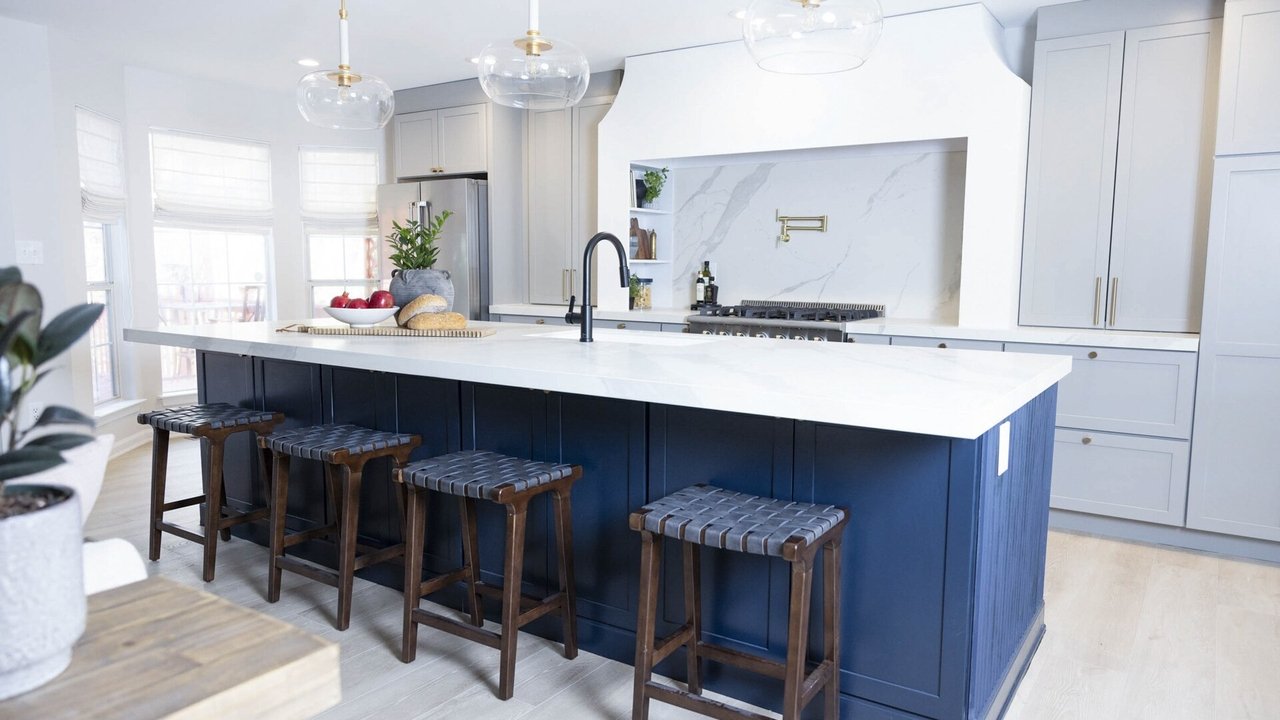 Married to Real Estate - Season 3 Episode 7 : To Downsize, or Upgrade
