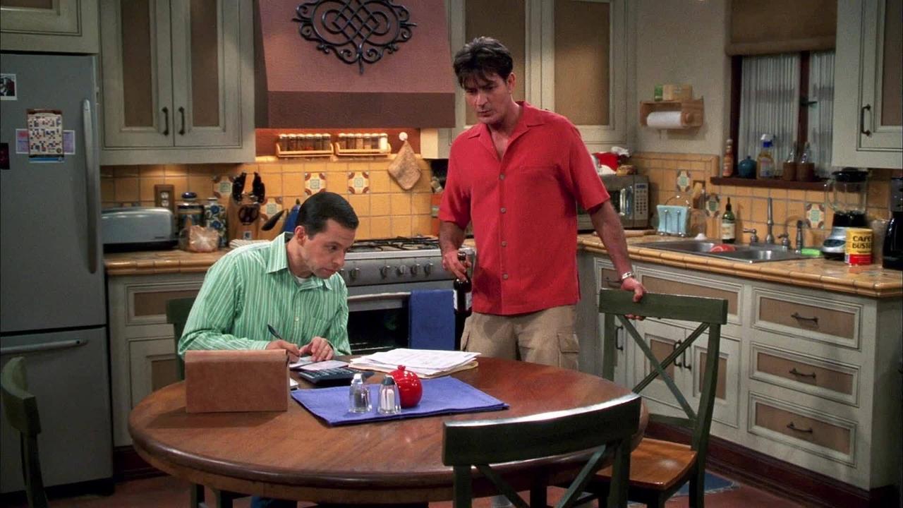 Two and a Half Men - Season 5 Episode 5 : Putting Swim Fins on a Cat