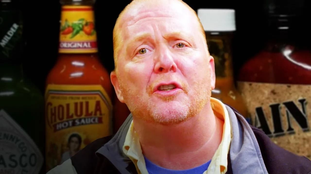 Hot Ones - Season 4 Episode 19 : Mario Batali Celebrates Thanksgiving with Spicy Wings