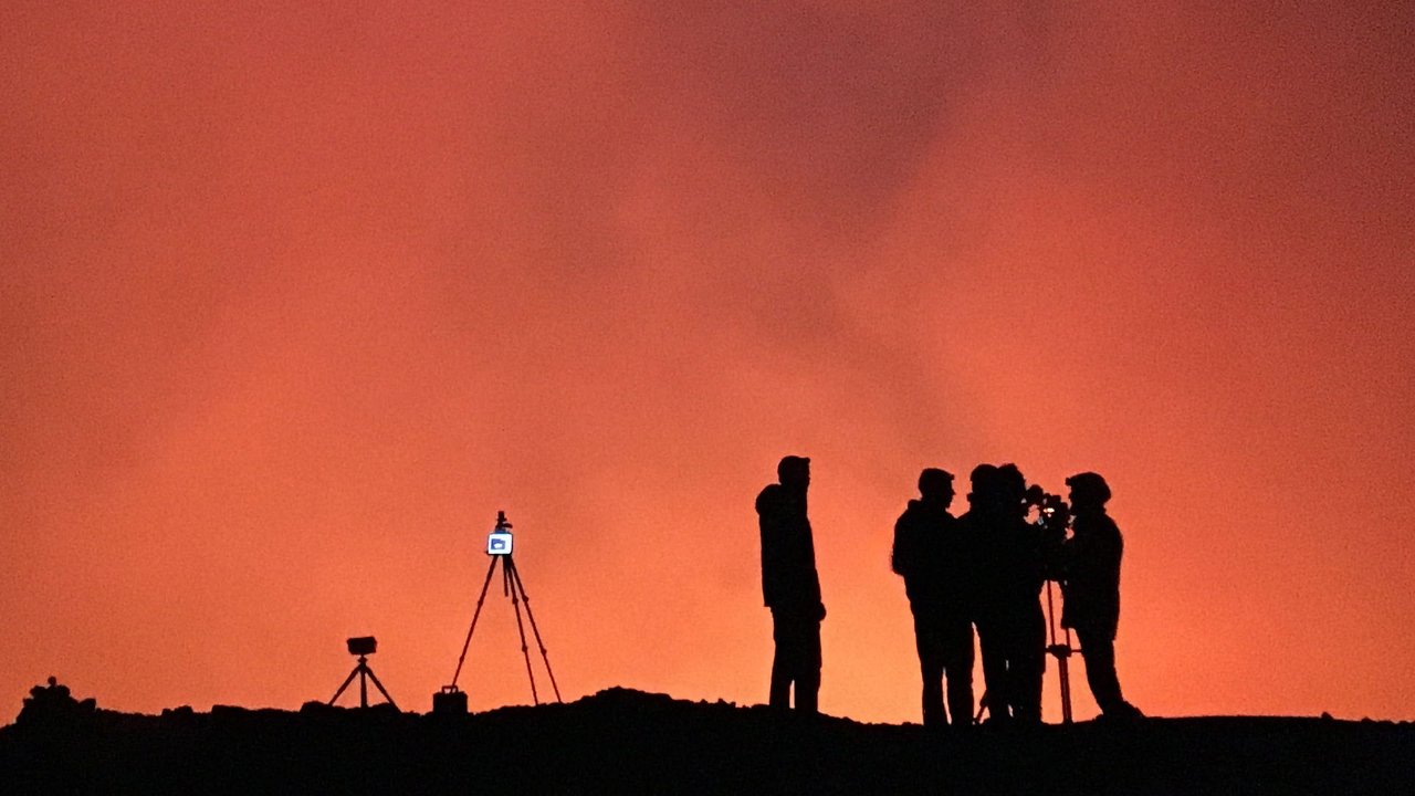 Expedition Volcano background