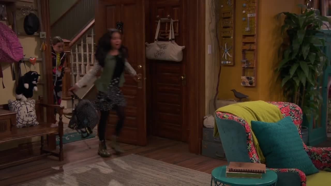 Raven's Home - Season 3 Episode 11 : Girls Just Wanna Have Phones