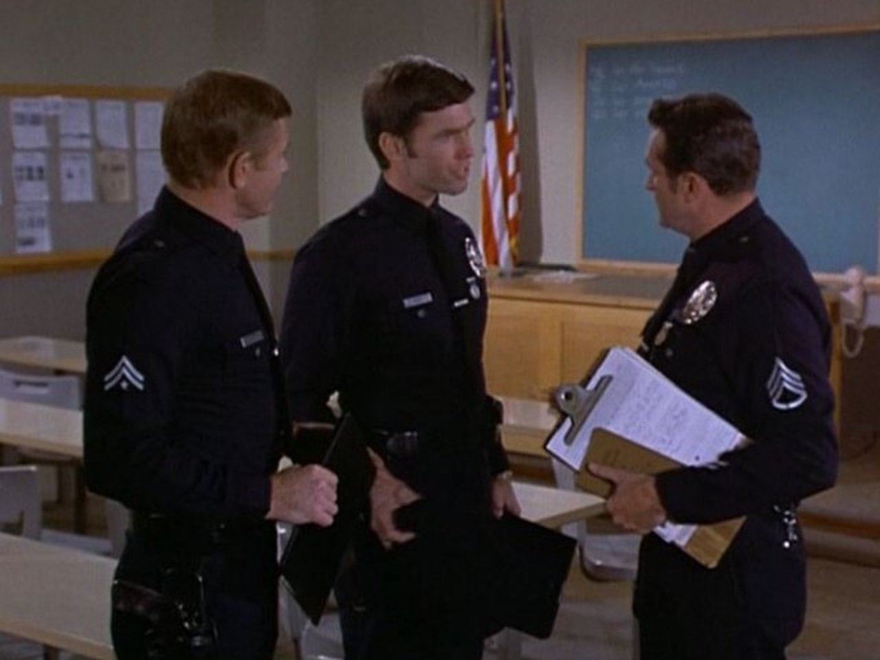 Adam-12 - Season 5 Episode 14 : Clear with a Civilian: Part 1