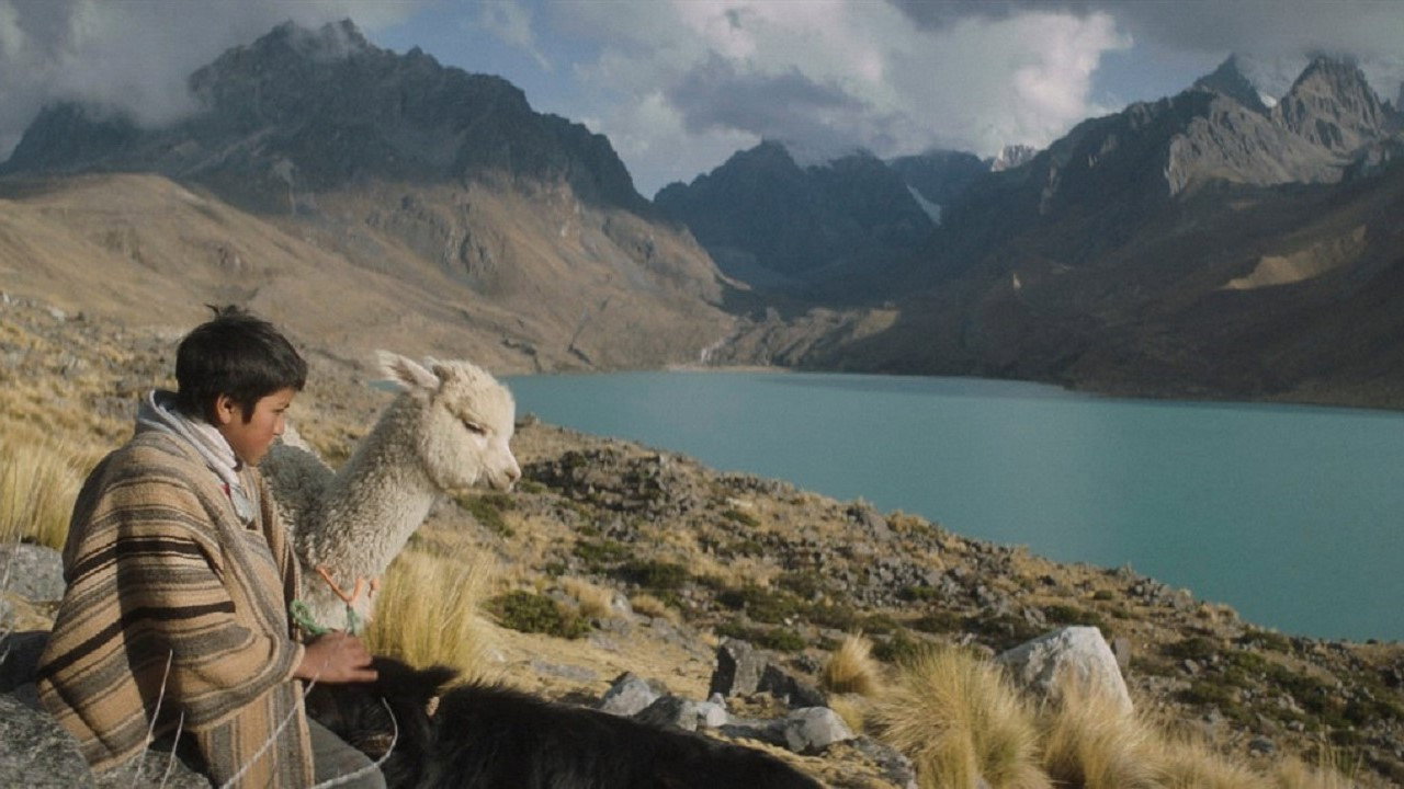 Immagine di copertina del trailer di Through Rocks and Clouds