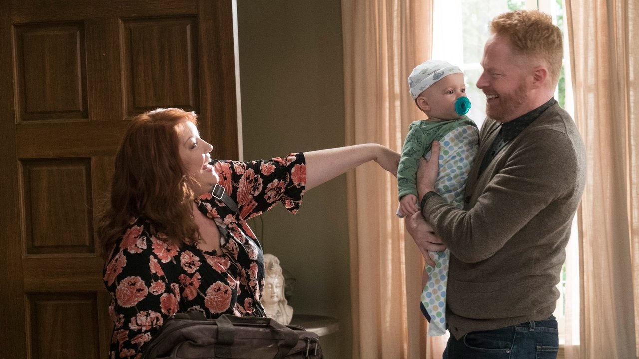 Modern Family - Season 9 Episode 9 : Tough Love