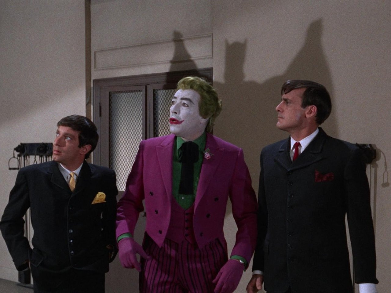 Batman - Season 1 Episode 16 : He Meets His Match, The Grisly Ghoul