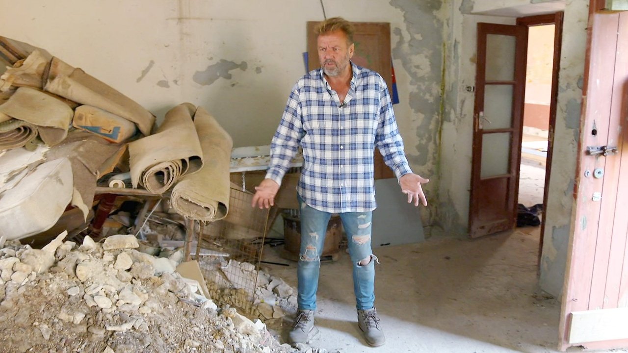 Homes Under the Hammer - Season 28 Episode 50 : Well Worth the Wait in Cornwall
