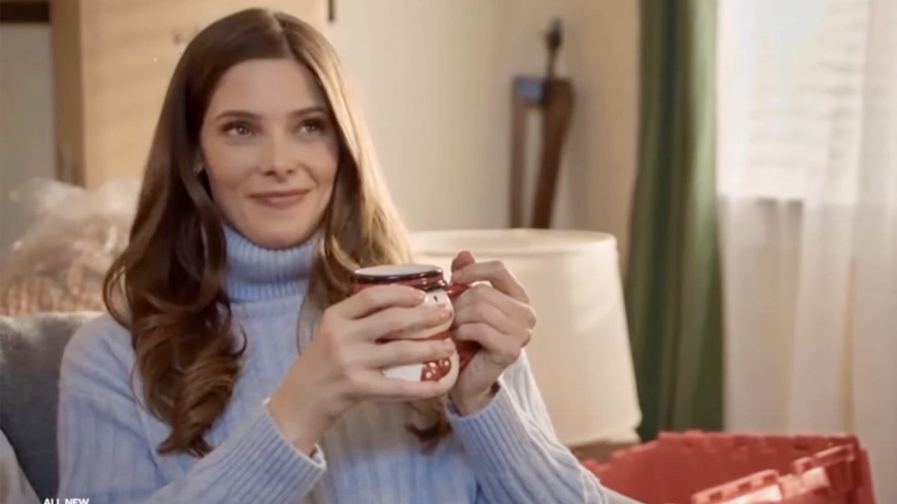 Deck the Walls background