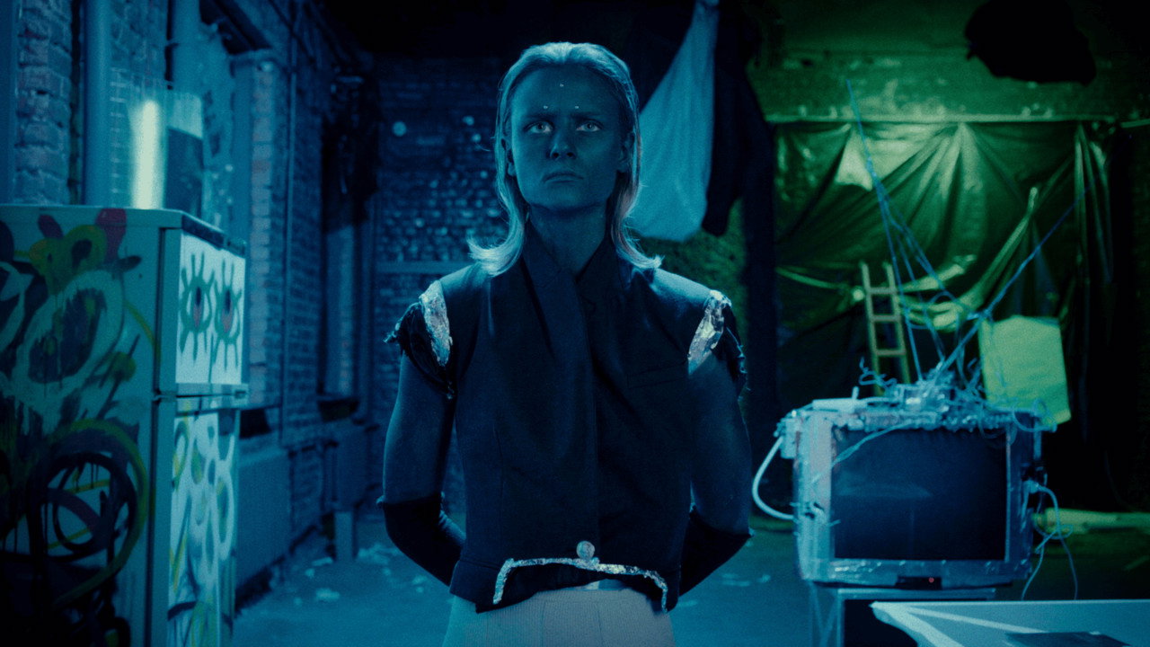 Three Aliens still 5