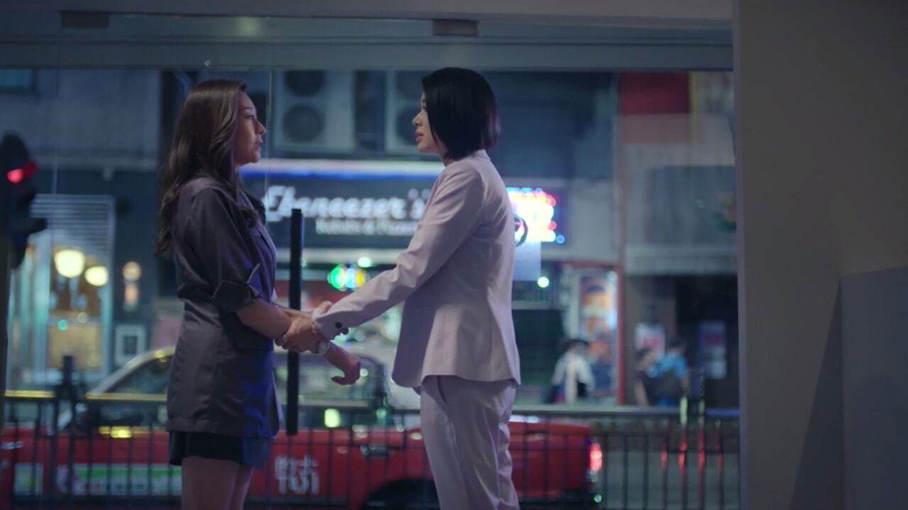 熟女強人 backdrop