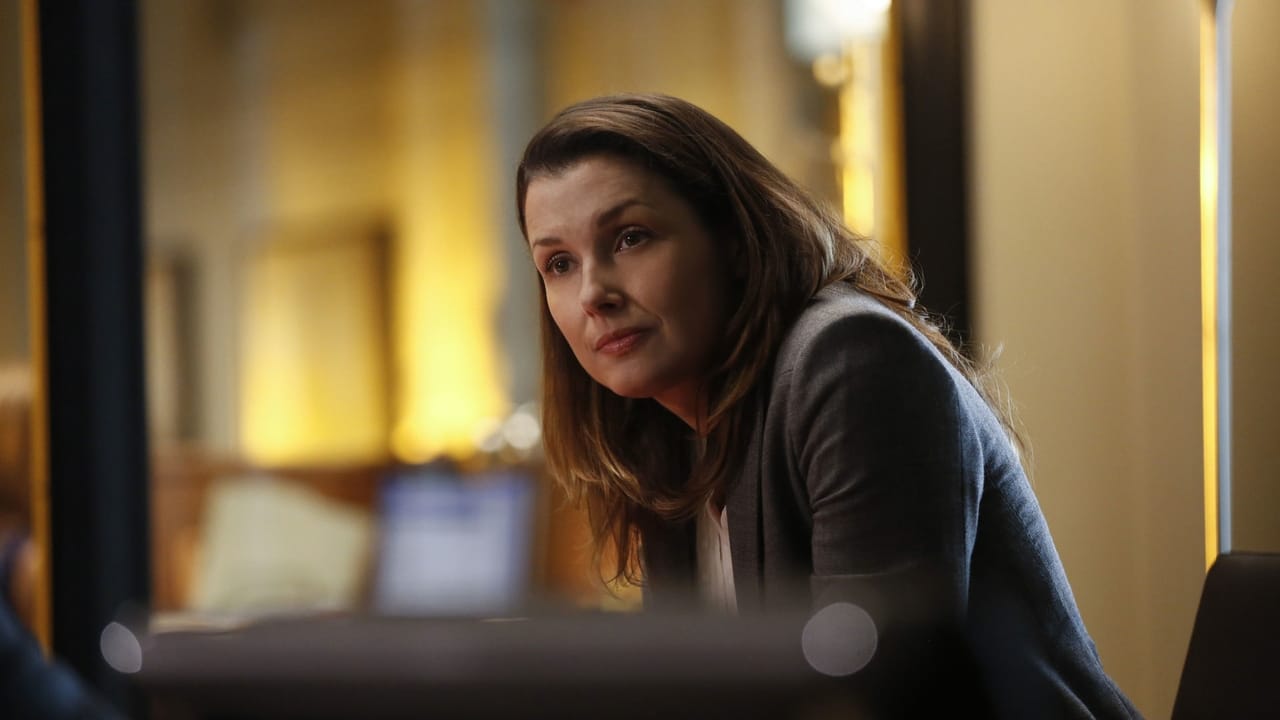 Blue Bloods - Season 6 Episode 4 : With Friends Like These