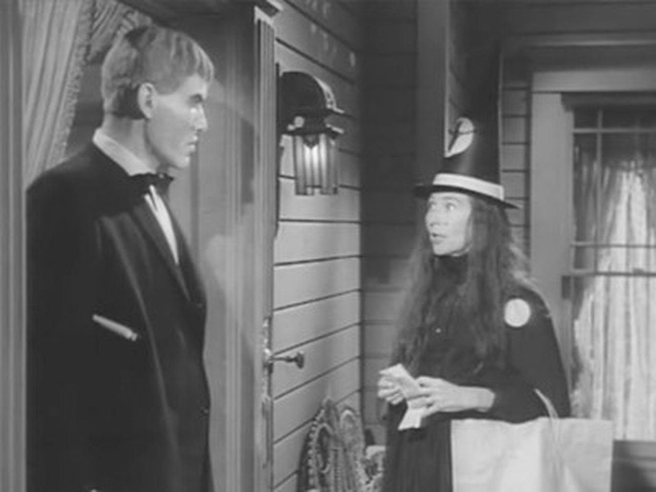 The Addams Family - Season 2 Episode 7 : Halloween - Addams Style