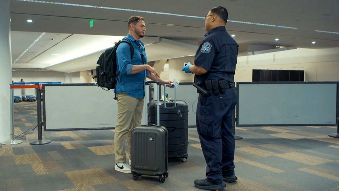 Contraband: Seized at the Airport — Épisode 9
