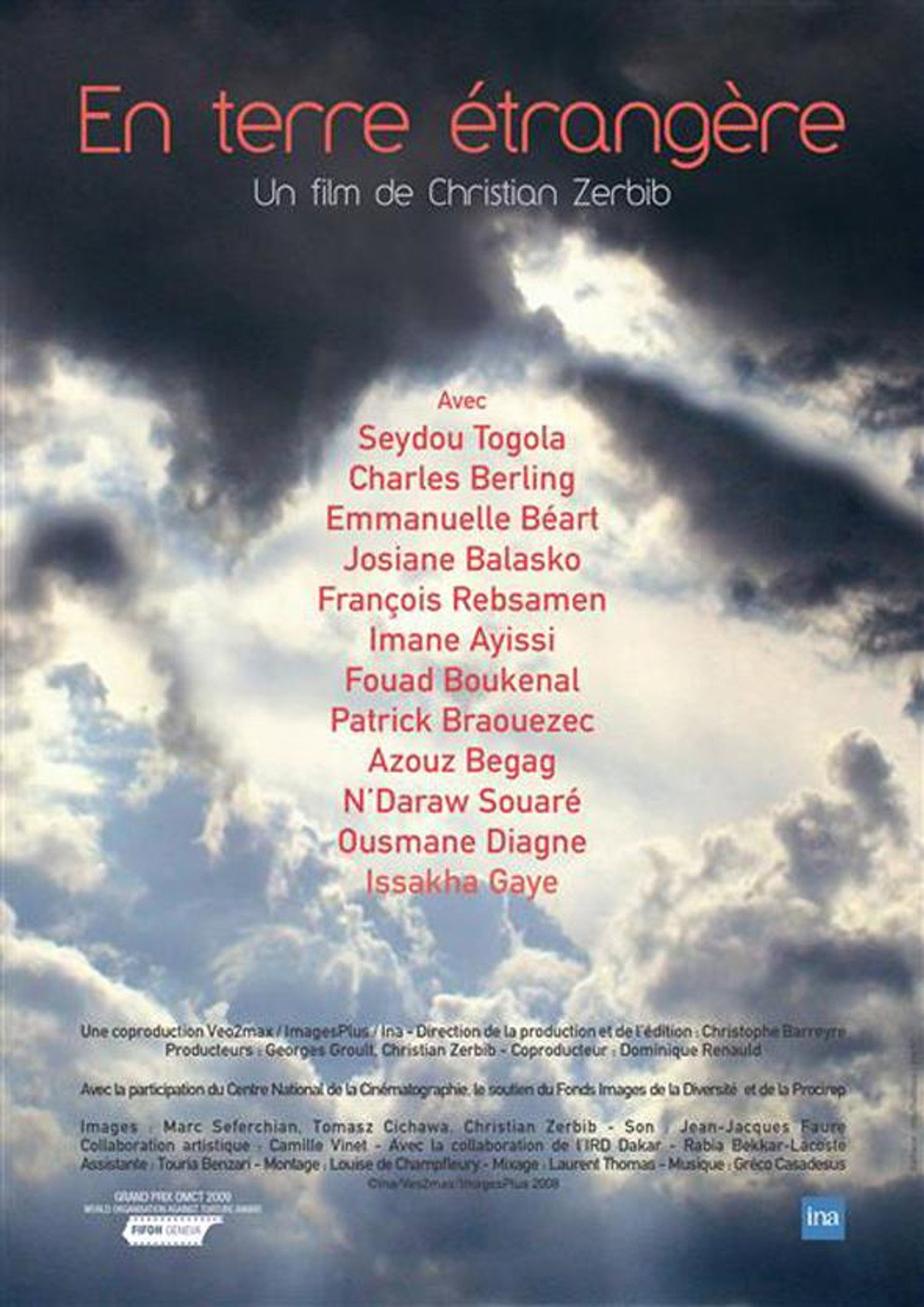 En terre étrangère filmaffisch