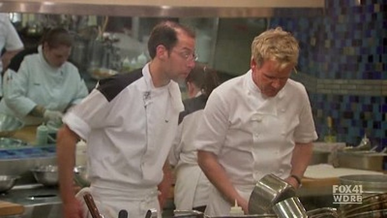 Hell's Kitchen - Season 8 Episode 13 : 4 Chefs Compete